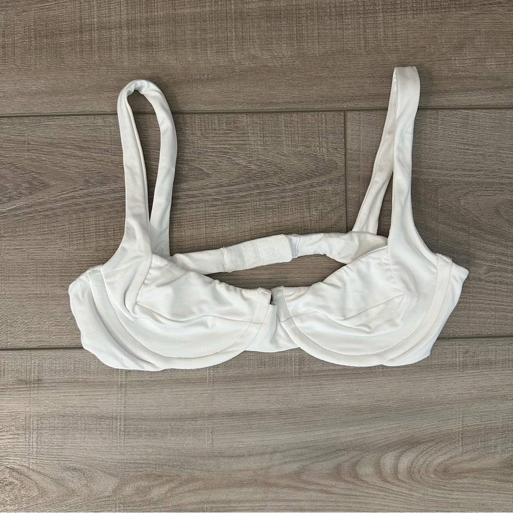 Indah Midori Underwire Bikini Swim Top in White XS - Picture 3 of 6
